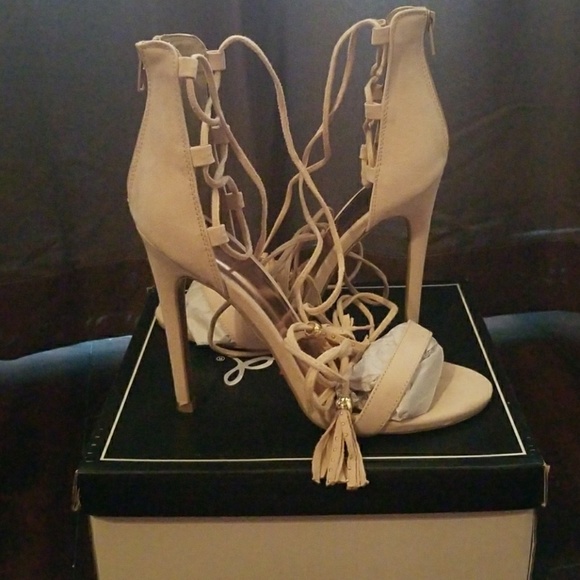 High heels - Picture 2 of 8